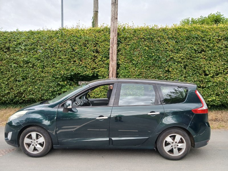 2010 Renault Grand Scenic MPV 1.5 dCi Dynamique TomTom MPV 5dr Diesel Manual Euro 4 106 ps